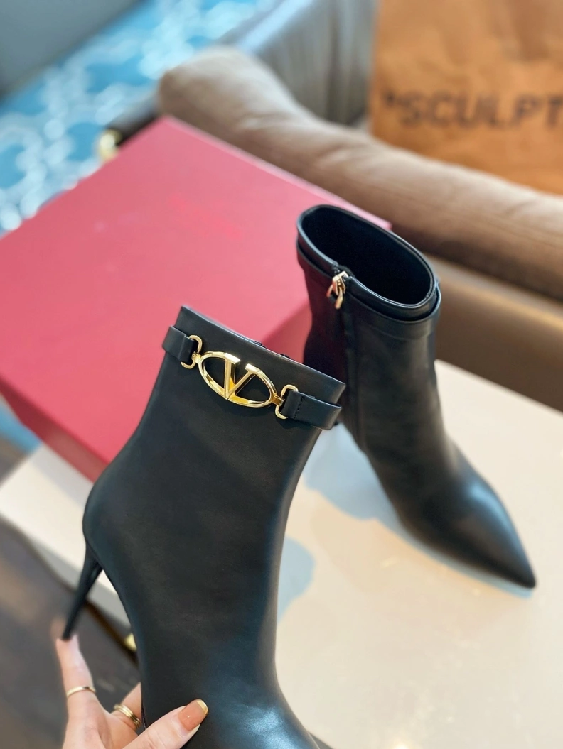Elegant Vxlxntino Boots 230626