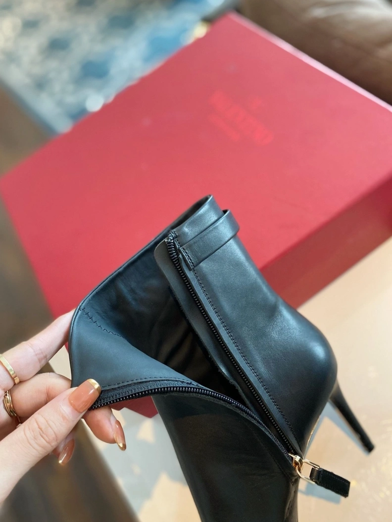 Elegant Vxlxntino Boots 230626