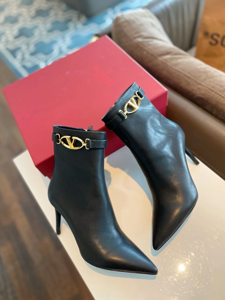 Elegant Vxlxntino Boots 230626