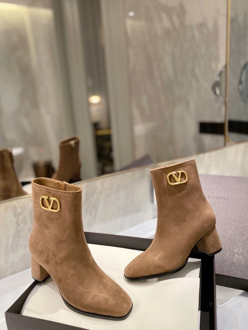 Affordable Vxlxntino Boots 230621