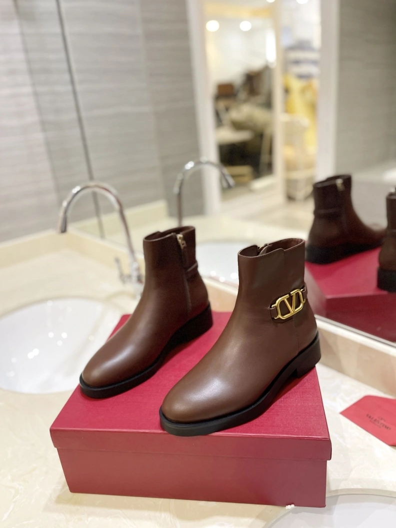 Elegant Vxlxntino Boots 230602