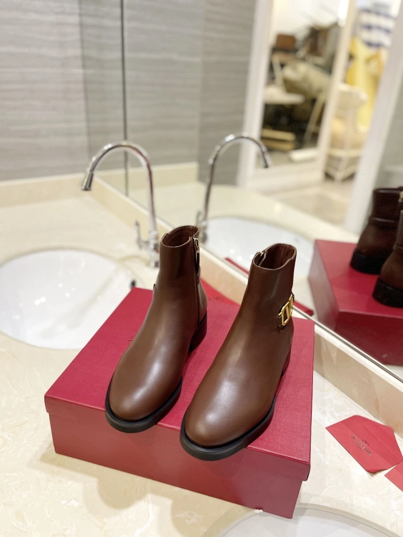 Elegant Vxlxntino Boots 230602