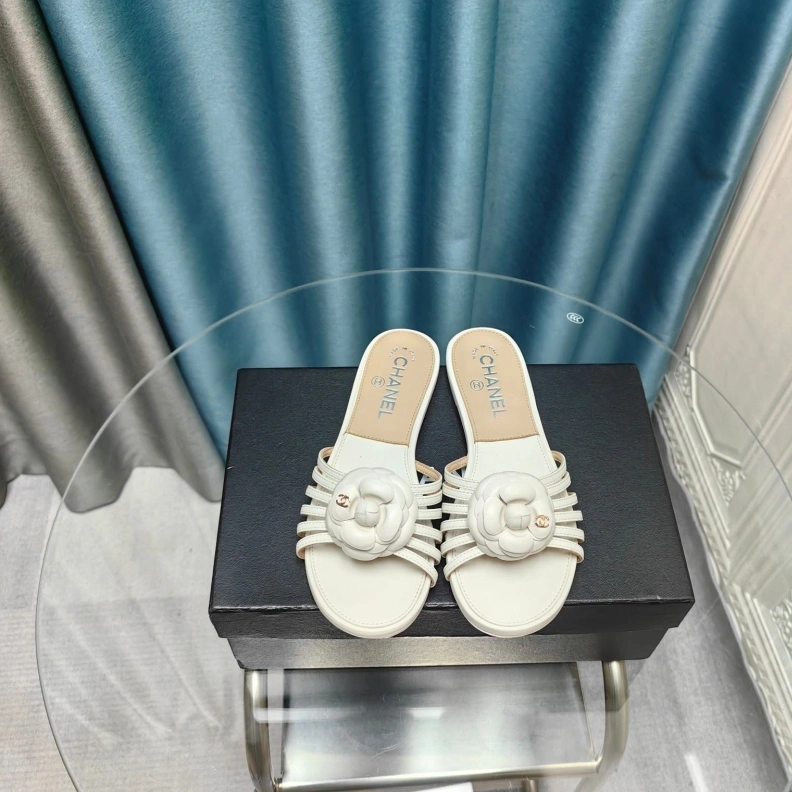 HighQuality Chxnxl Slippers 123426