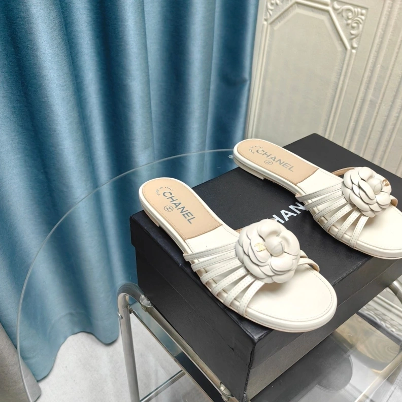 HighQuality Chxnxl Slippers 123426