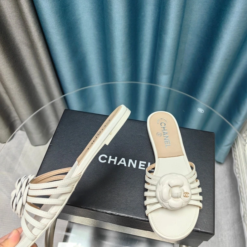 HighQuality Chxnxl Slippers 123426