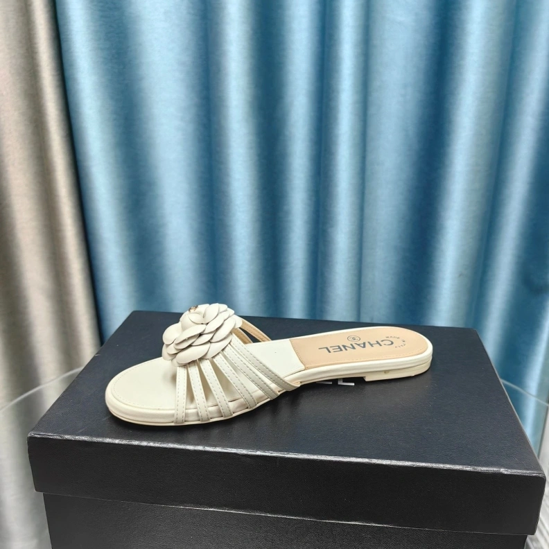 HighQuality Chxnxl Slippers 123426