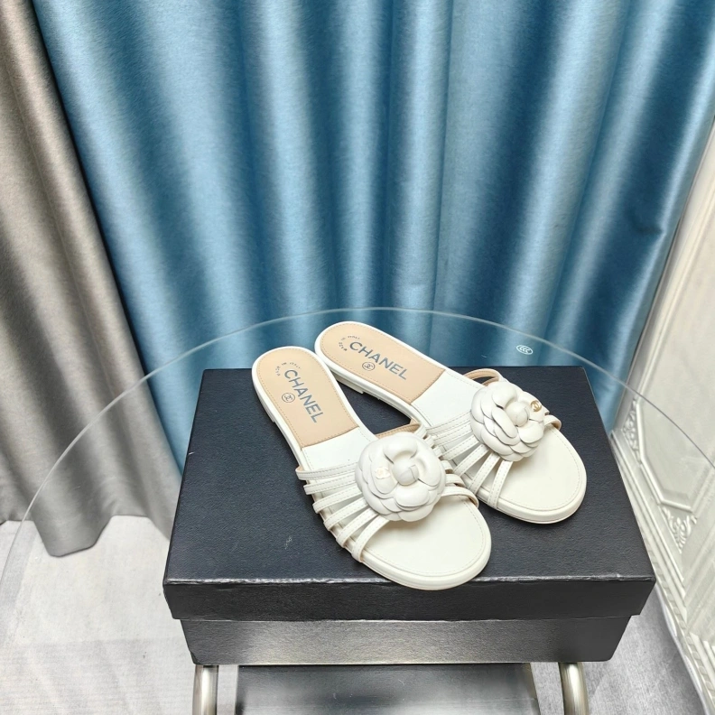 HighQuality Chxnxl Slippers 123426