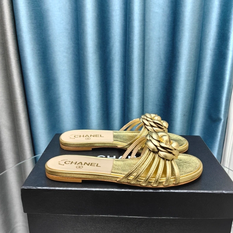 GoodFit Chxnxl Slippers 123434