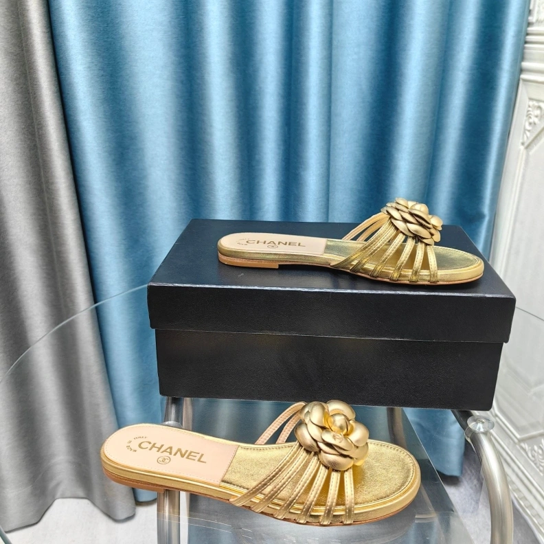 GoodFit Chxnxl Slippers 123434