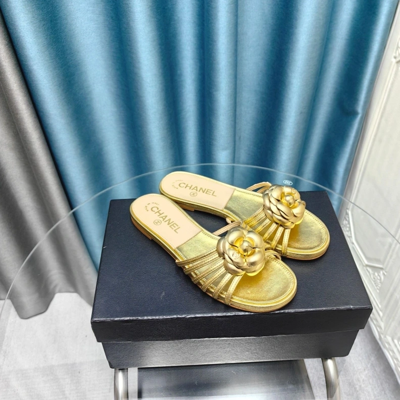 GoodFit Chxnxl Slippers 123434