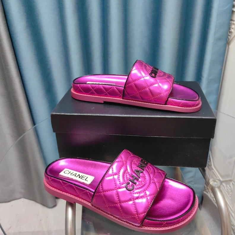 Trendsetting Chxnxl Slippers 123425