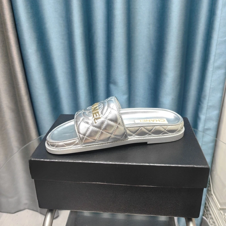 Functional Chxnxl Slippers 123420