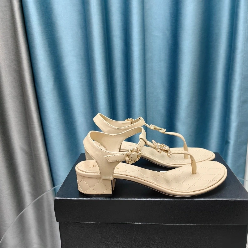 Fashionable Chxnxl Sandals 123485