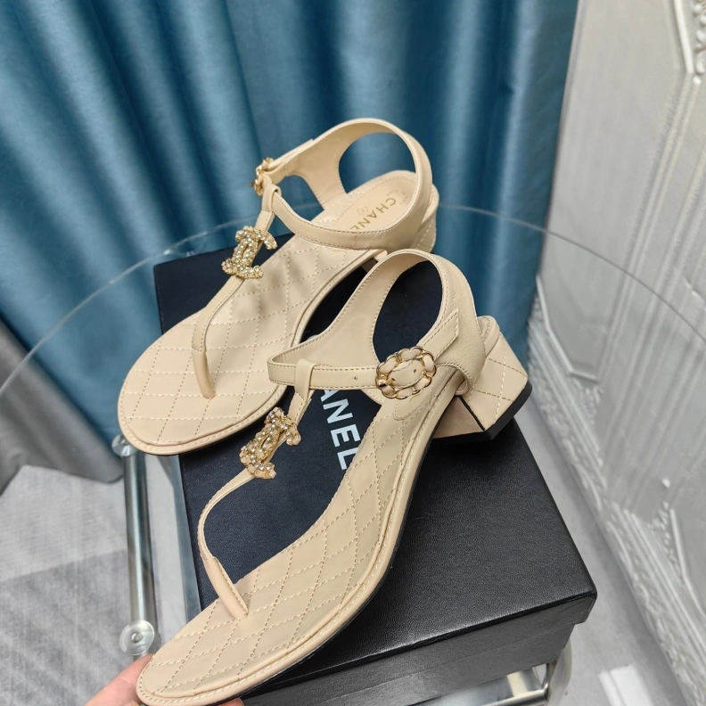 Fashionable Chxnxl Sandals 123485