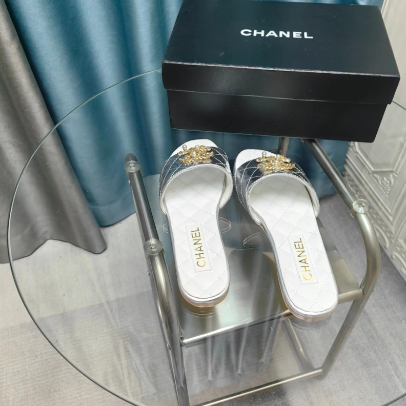 Comfortable Chxnxl Slippers 123404