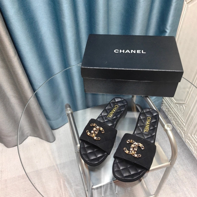 GoodFit Chxnxl Slippers 123403
