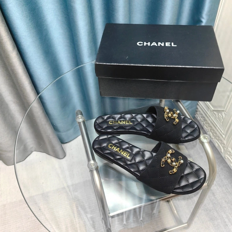 GoodFit Chxnxl Slippers 123403