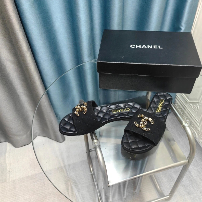GoodFit Chxnxl Slippers 123403