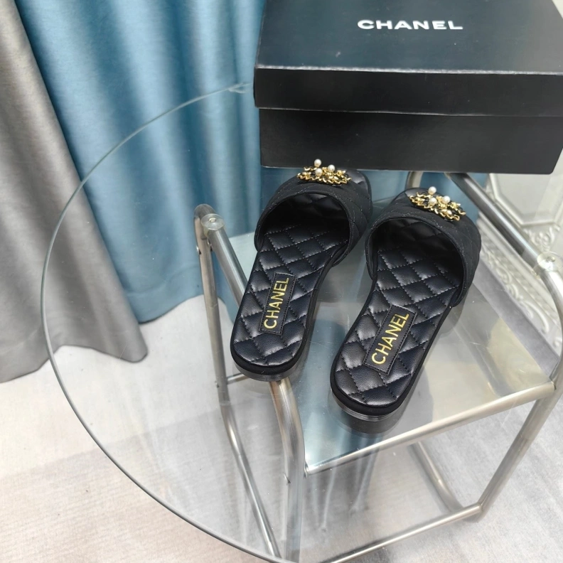 GoodFit Chxnxl Slippers 123403