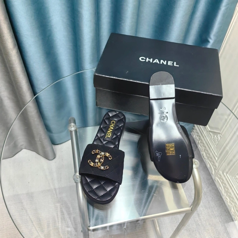 GoodFit Chxnxl Slippers 123403