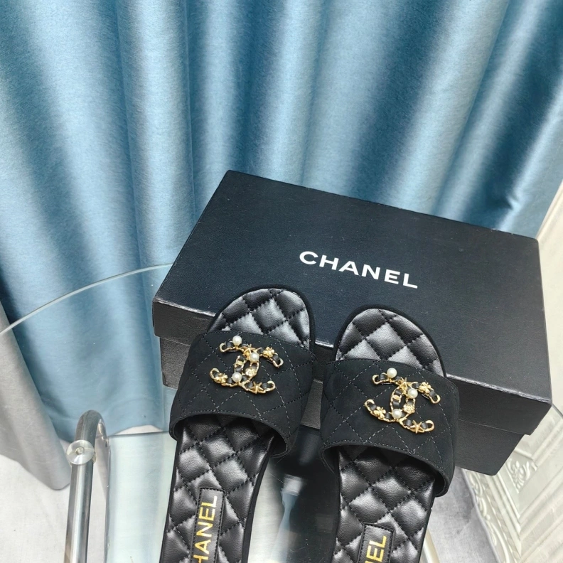 GoodFit Chxnxl Slippers 123403