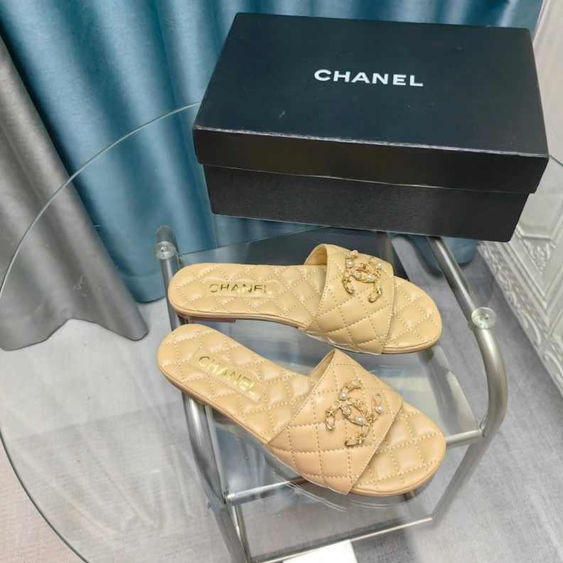 Flexible Chxnxl Slippers 123397