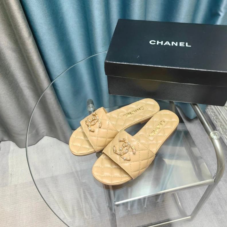 Flexible Chxnxl Slippers 123397