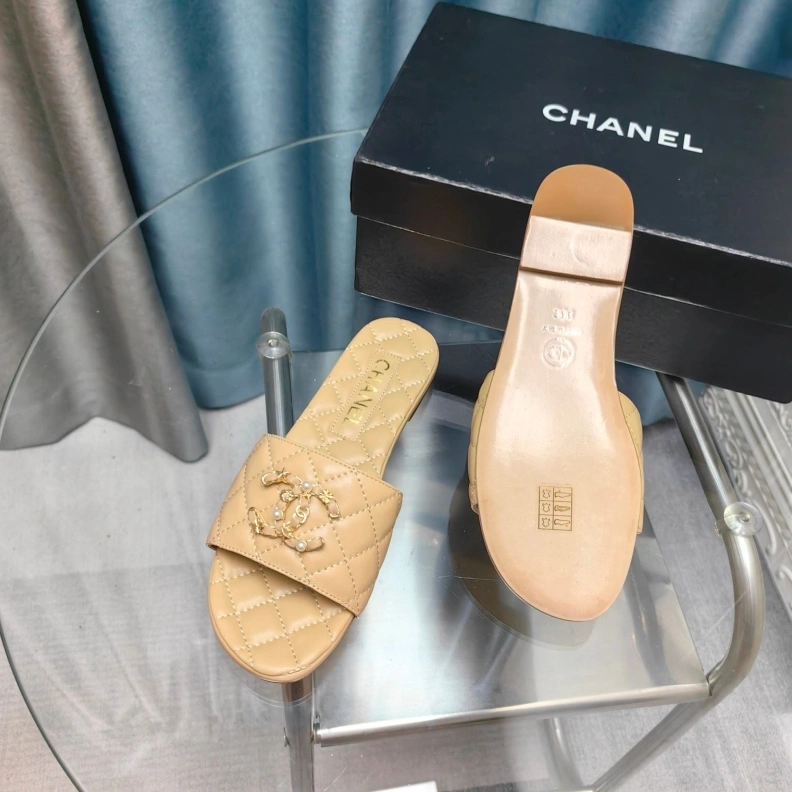 Flexible Chxnxl Slippers 123397