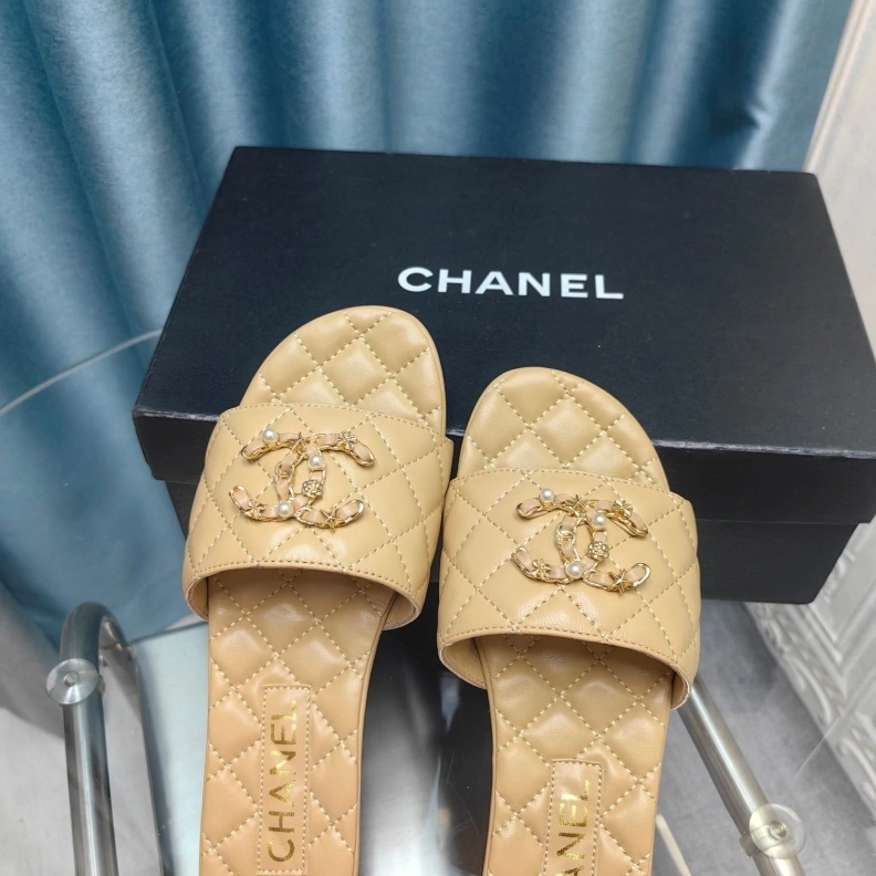 Flexible Chxnxl Slippers 123397