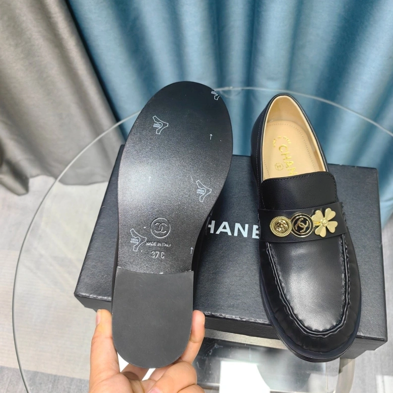 Minimalist Chxnxl Leather Shoes 123545