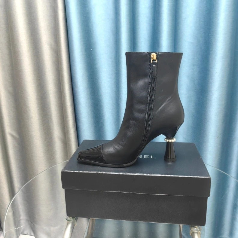 Classic Chxnxl Boots 123919