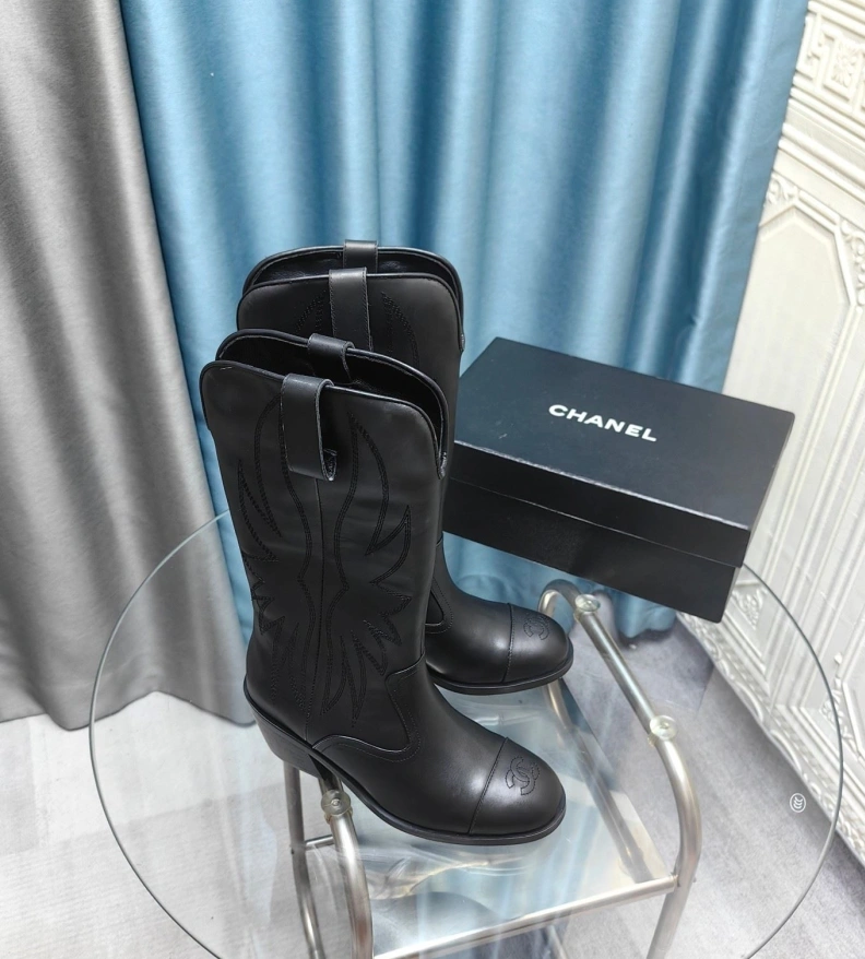 Resilient Chxnxl Boots 123915