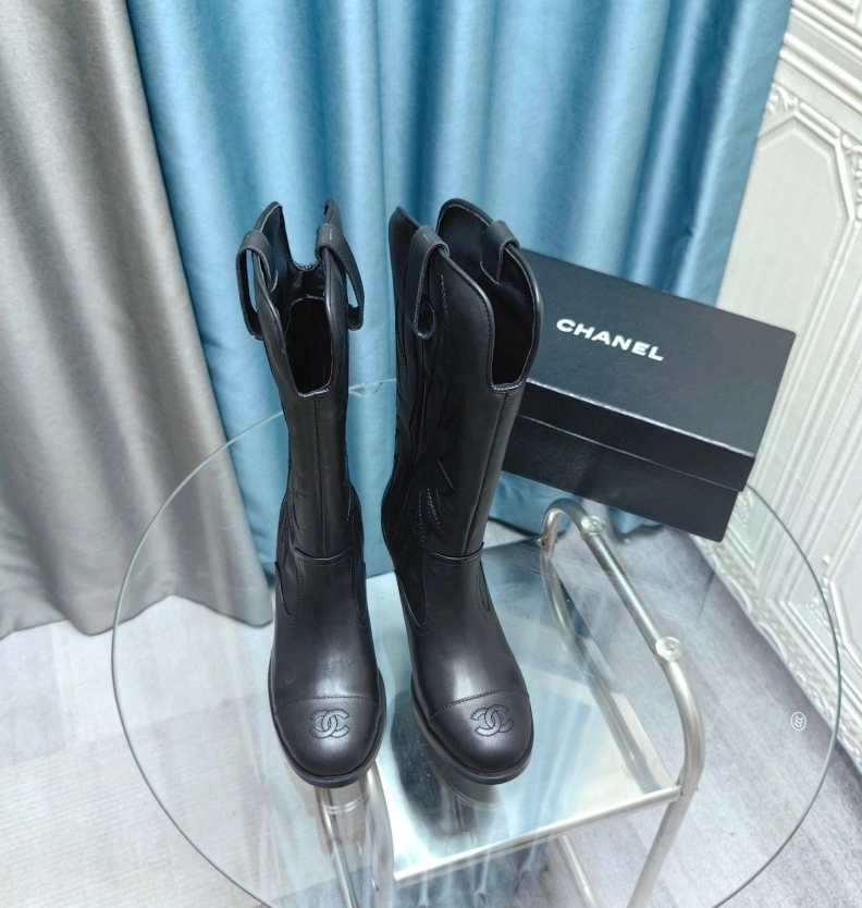 Resilient Chxnxl Boots 123915