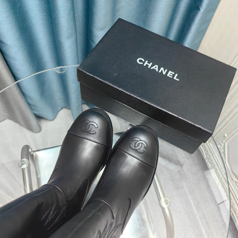 Resilient Chxnxl Boots 123915