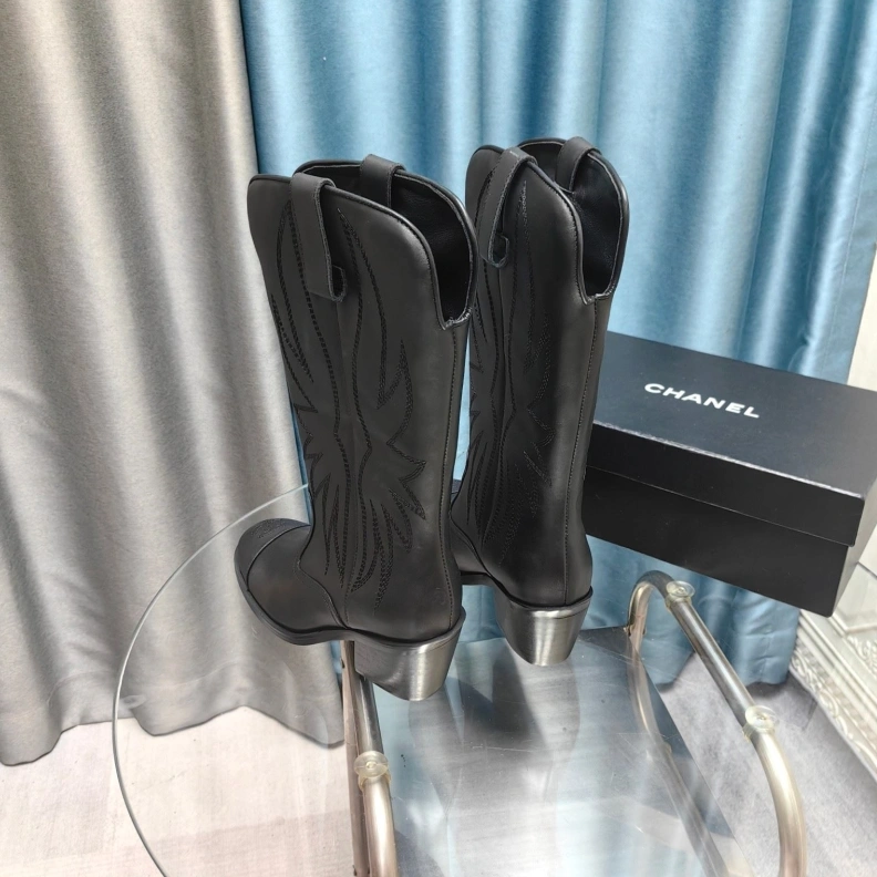 Resilient Chxnxl Boots 123915