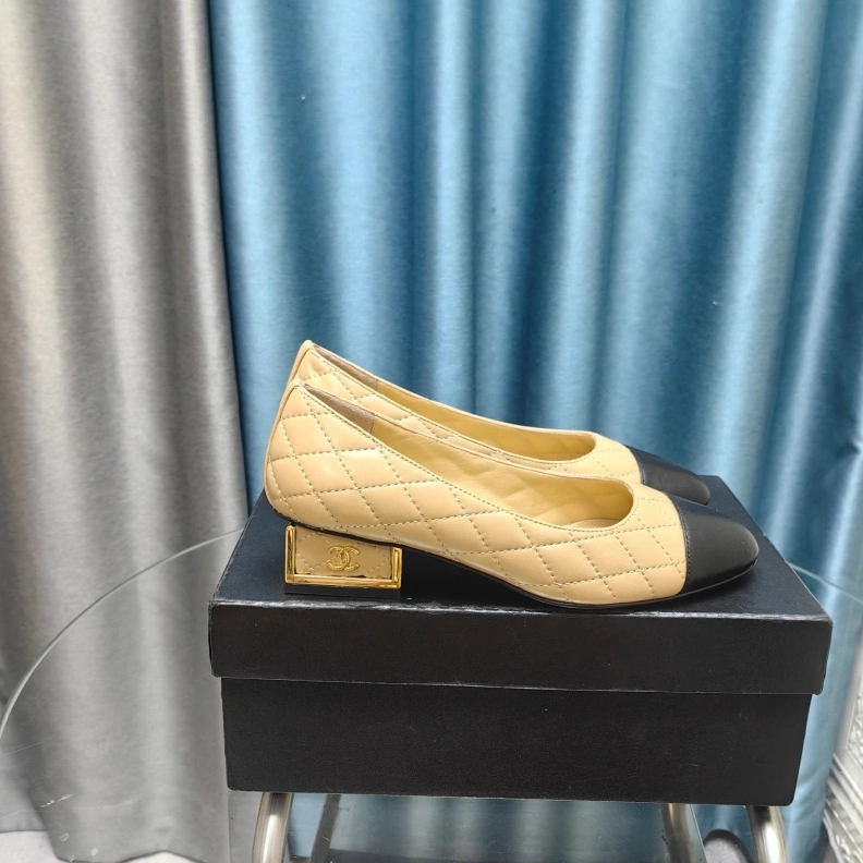Classic Chxnxl Flat Shoes 123702