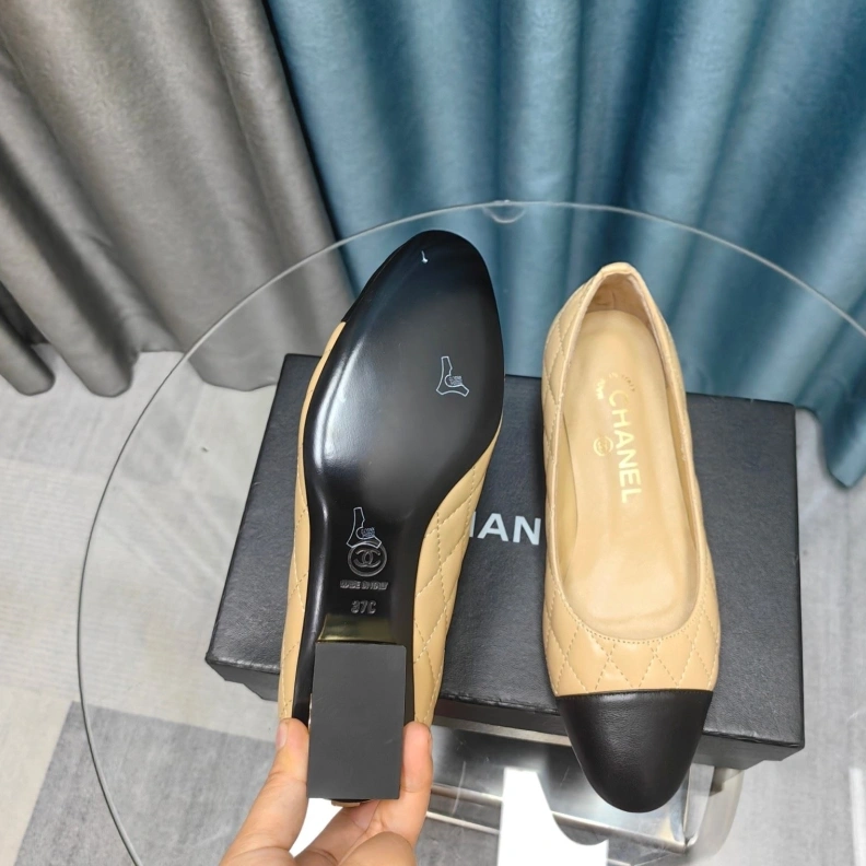 Classic Chxnxl Flat Shoes 123702