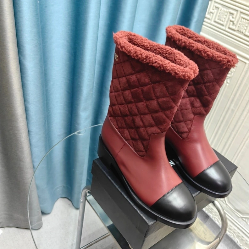 Cozy Chxnxl Boots 123897