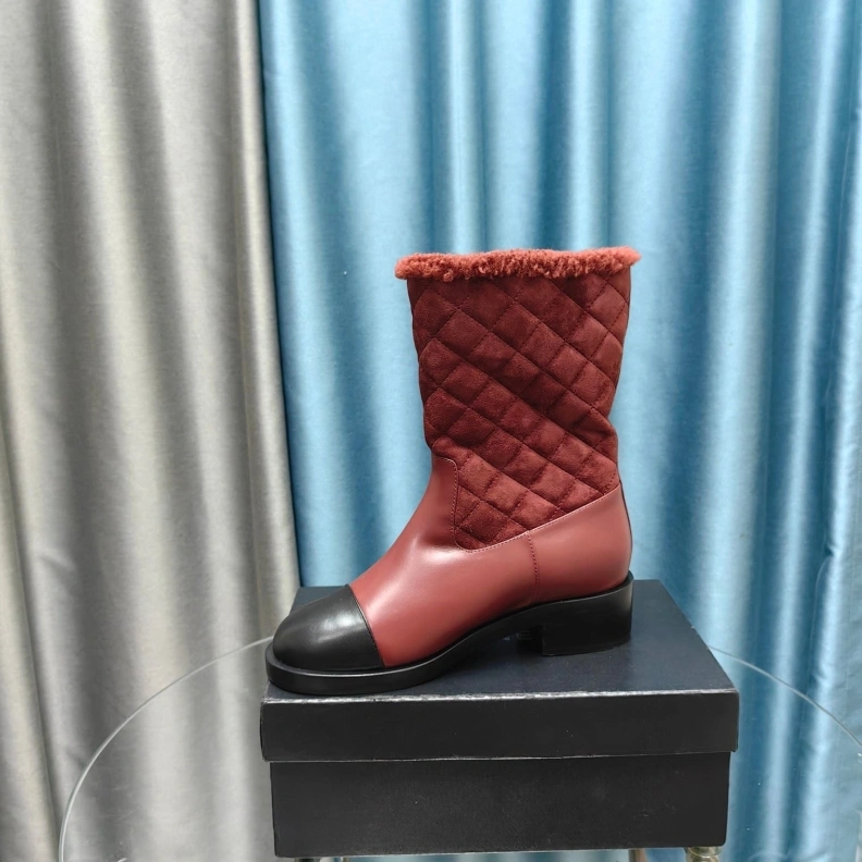 Cozy Chxnxl Boots 123897