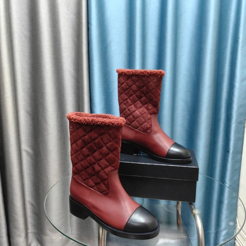 Cozy Chxnxl Boots 123897