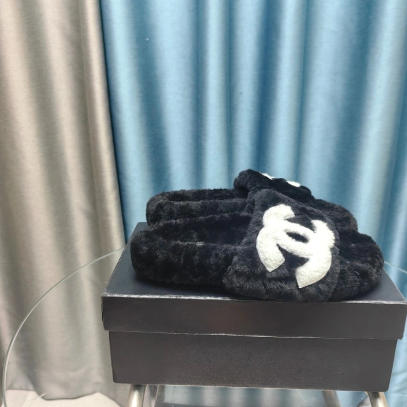 NewStyle Chxnxl Slippers 123400