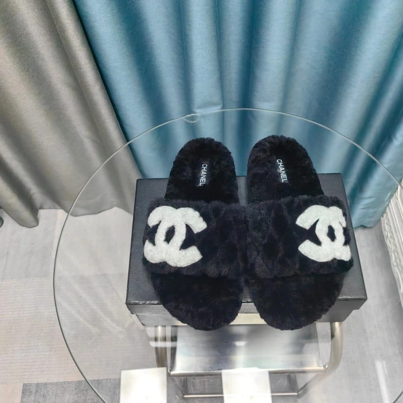 NewStyle Chxnxl Slippers 123400