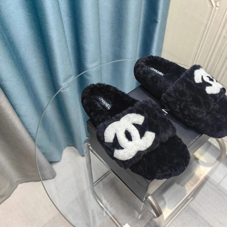 NewStyle Chxnxl Slippers 123400