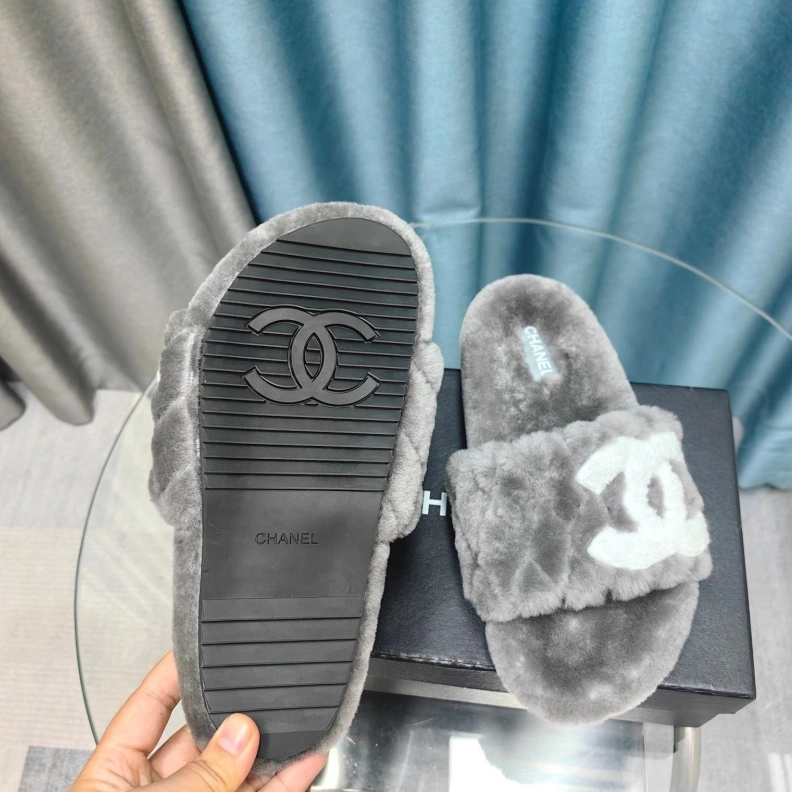 Modern Chxnxl Slippers 123398