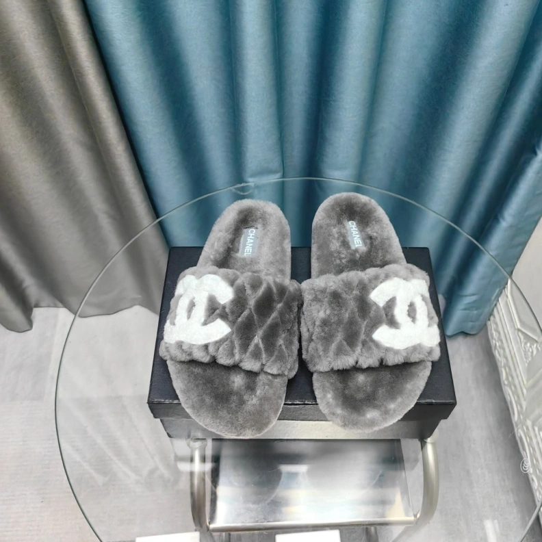 Modern Chxnxl Slippers 123398