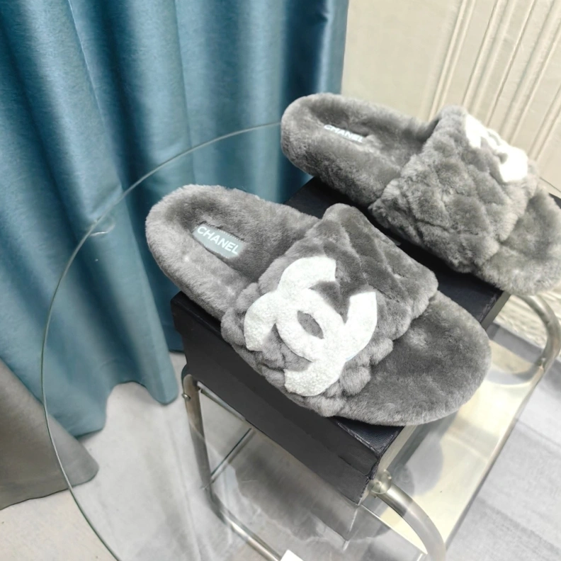 Modern Chxnxl Slippers 123398