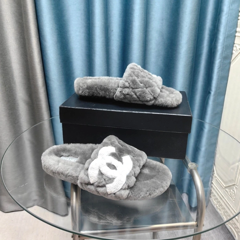 Modern Chxnxl Slippers 123398