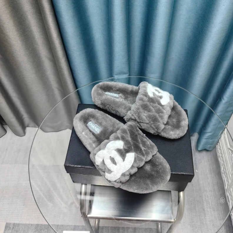 Modern Chxnxl Slippers 123398