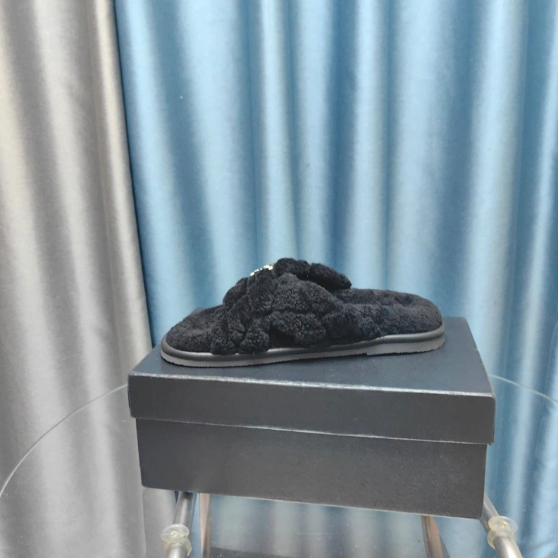 Reliable Chxnxl Slippers 123391