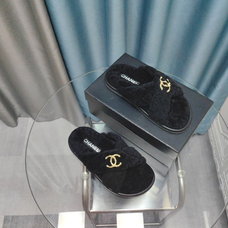 Reliable Chxnxl Slippers 123391